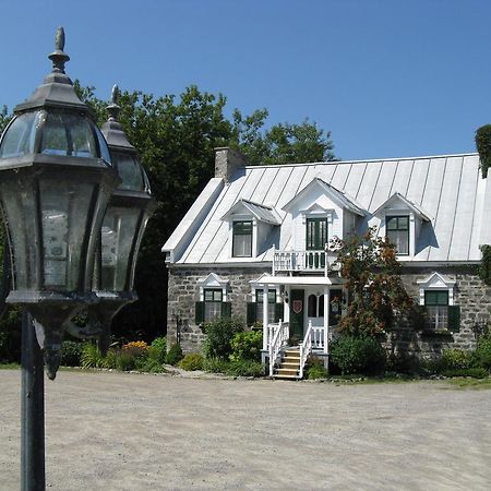 Auberge Du Manoir Dauth Sainte-Anne-de-la-Perade Bagian luar foto