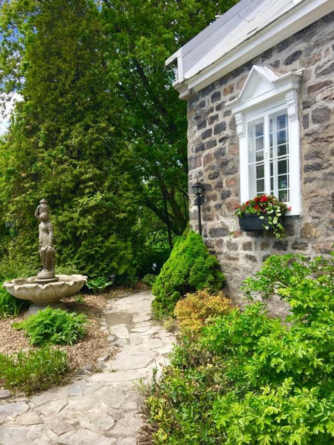 Auberge Du Manoir Dauth Sainte-Anne-de-la-Perade Bagian luar foto