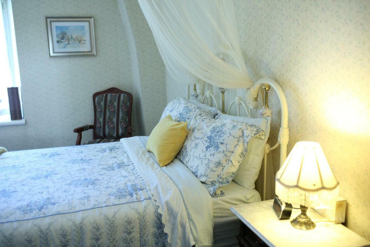 Auberge Du Manoir Dauth Sainte-Anne-de-la-Perade Bagian luar foto